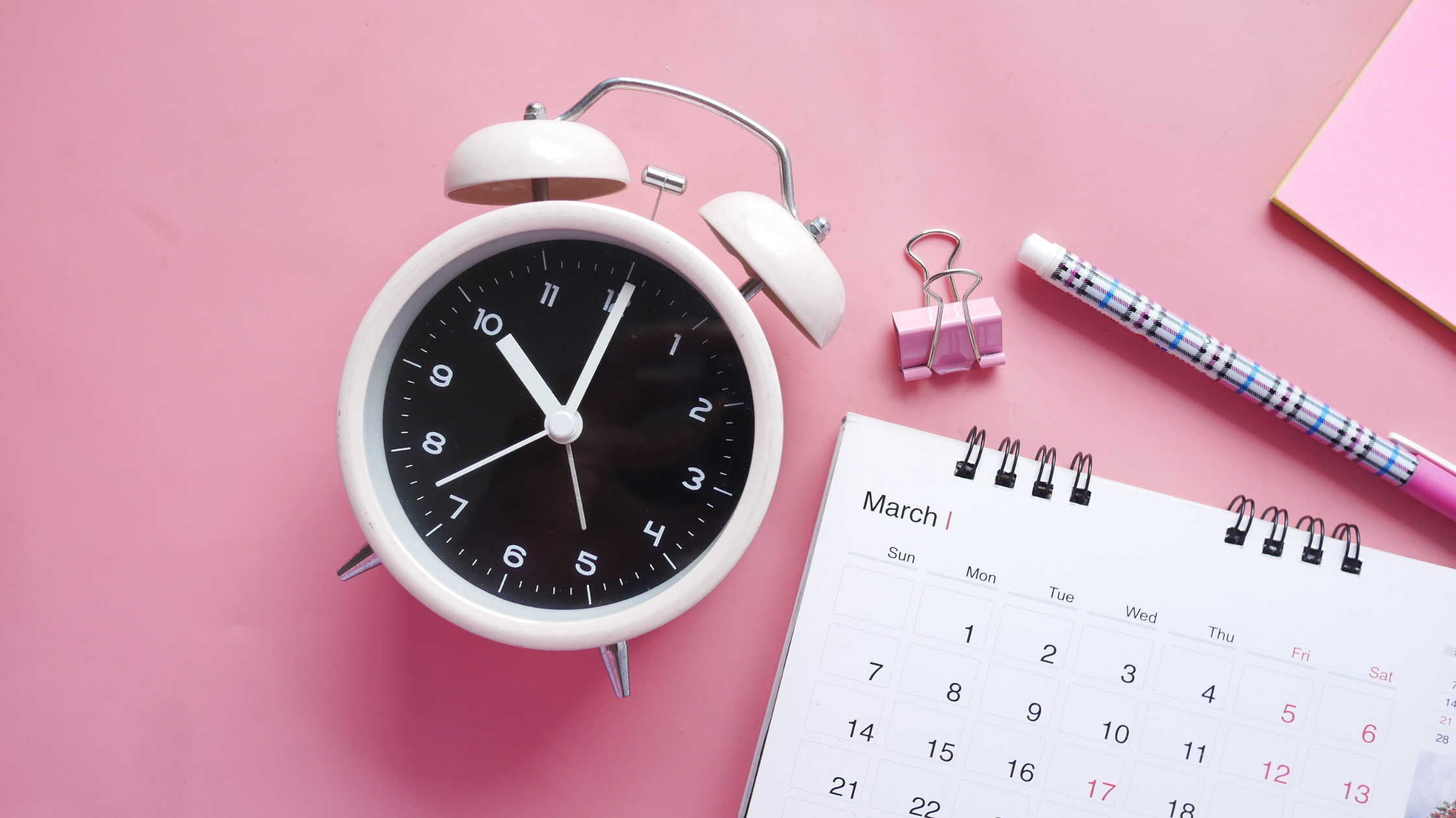 VIDEO: How To President Of Micro Media Marketing Runs Her Day